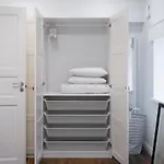 Apartament Charming 1br In Superb Location, Free Parking & Wi-fi *
