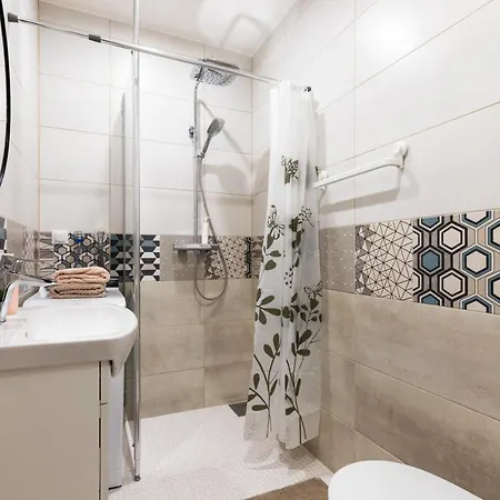 Appartamento Charming 1br In Superb Location, Free Parking & Wi-fi