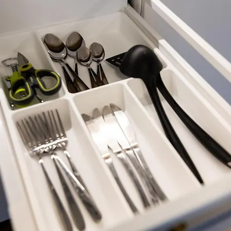 Charming 1br In Superb Location, Free Parking & Wi-fi Appartamento