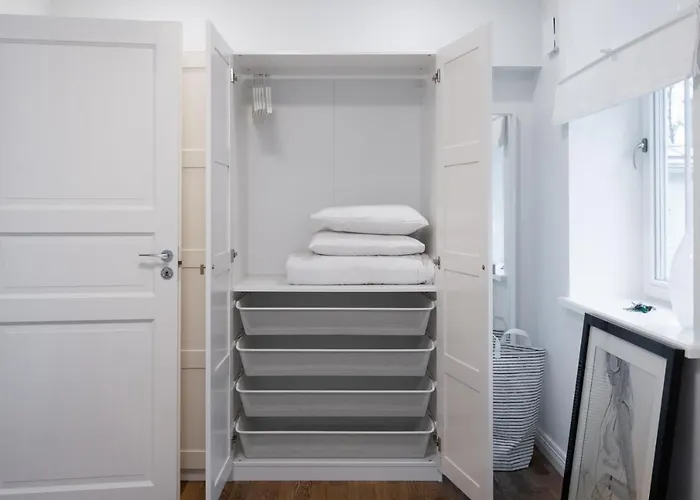 Апартаменты Charming 1br In Superb Location, Free Parking & Wi-fi *